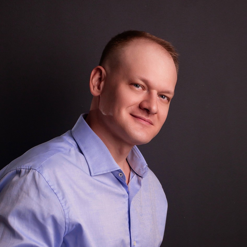 Артем Санаев